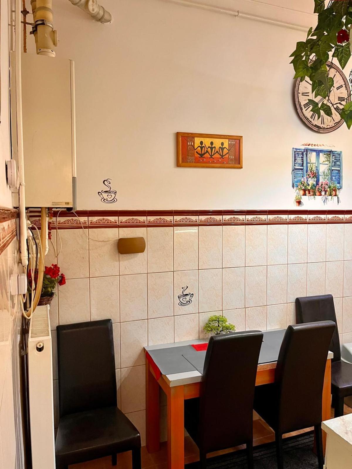 Kalvaria With Balcony, Free Parking And Ac บูดาเปสต์ ภายนอก รูปภาพ