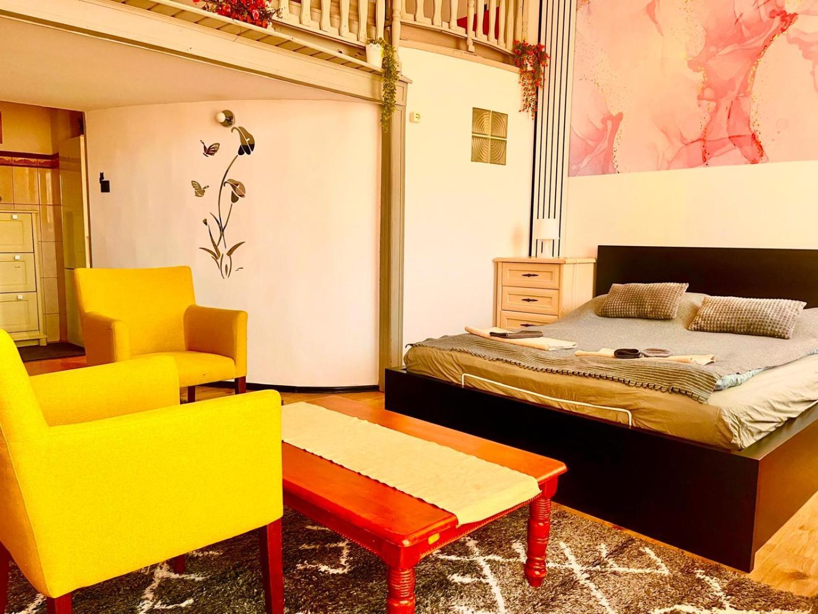 Kalvaria With Balcony, Free Parking And Ac บูดาเปสต์ ภายนอก รูปภาพ